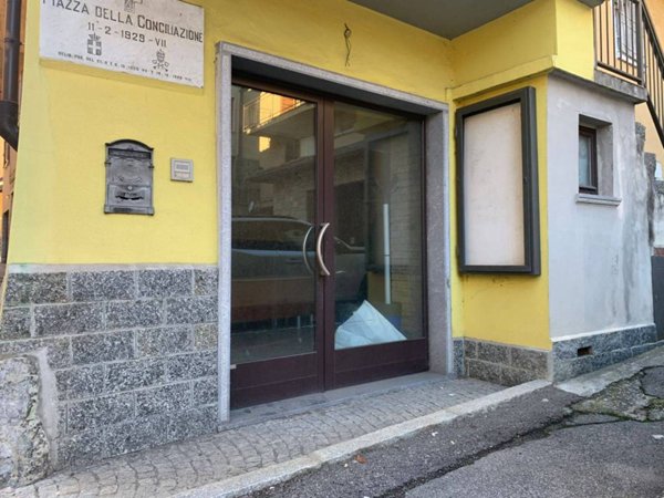 negozio in vendita a Gorno