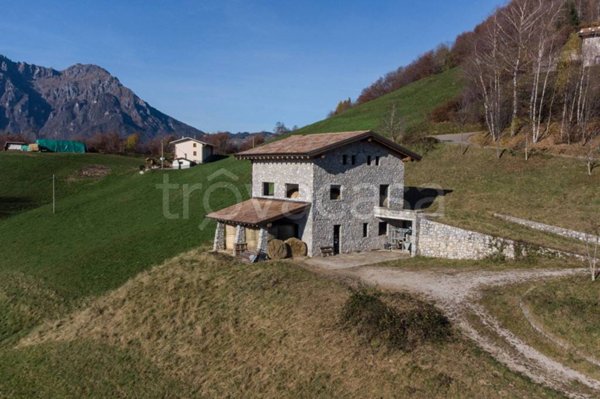 casa indipendente in vendita a Gorno in zona Riso
