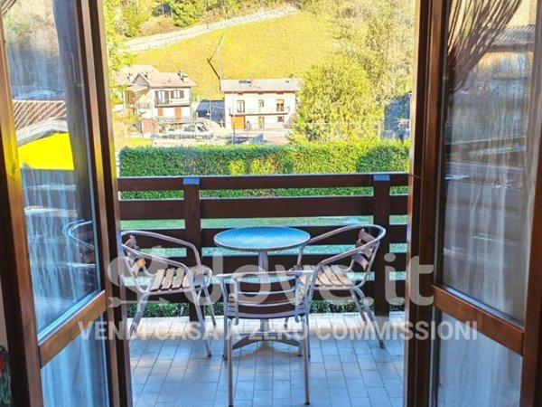 appartamento in vendita a Gorno in zona Riso