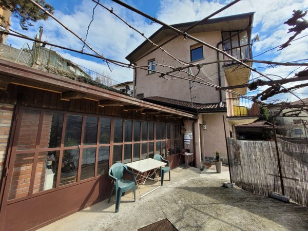 appartamento in vendita a Gorno