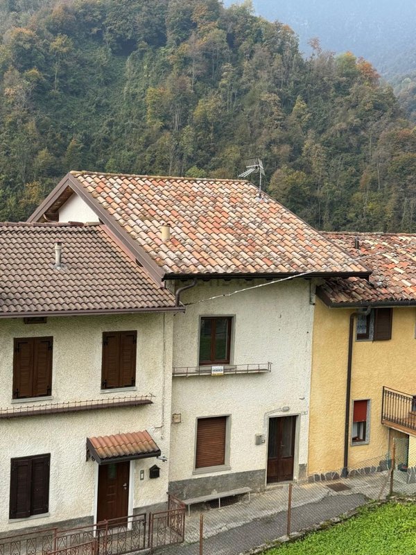 appartamento in vendita a Gorno