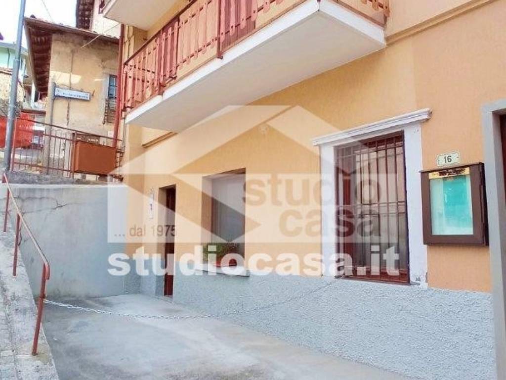 casa indipendente in vendita a Gorno in zona Riso