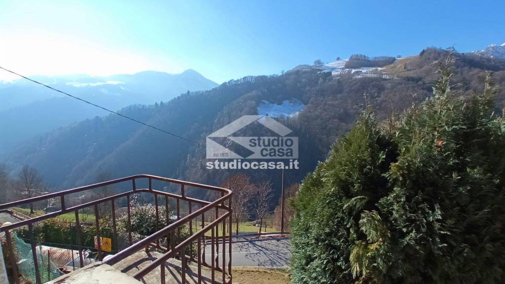 appartamento in vendita a Gorno