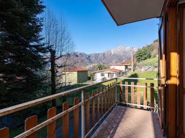 appartamento in vendita a Gorno