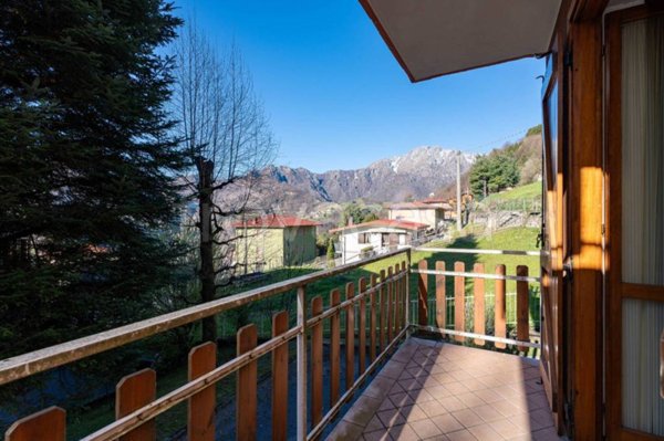 appartamento in vendita a Gorno