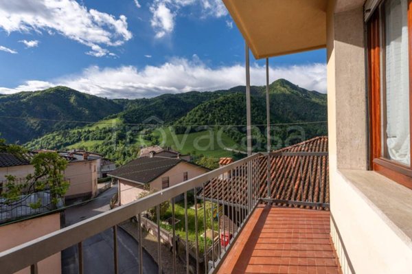 appartamento in vendita a Gorno in zona Erdeno