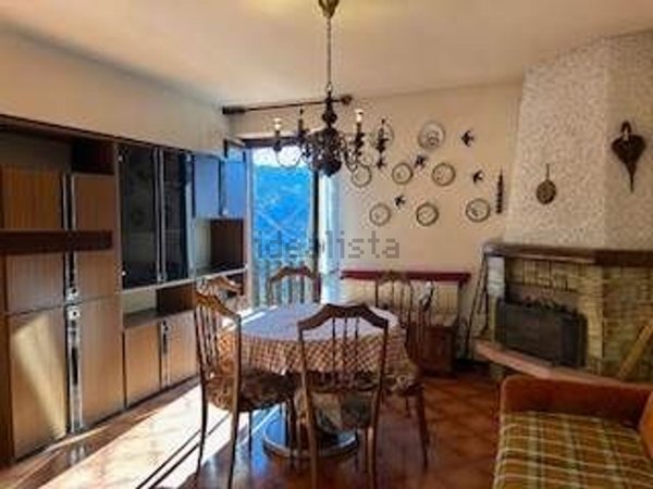 appartamento in vendita a Gorno in zona Sant'Antonio