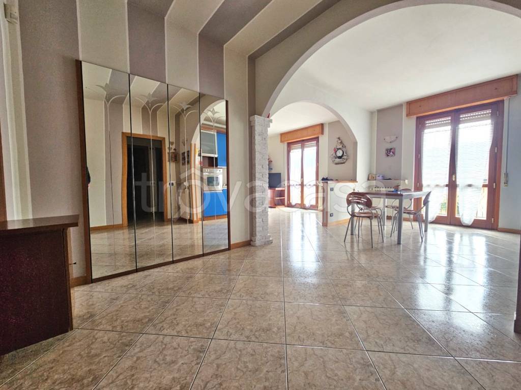 appartamento in vendita a Gorno in zona Riso