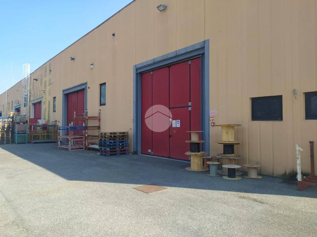 locale commerciale in vendita a Grassobbio