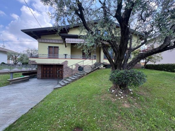 casa indipendente in vendita a Grassobbio
