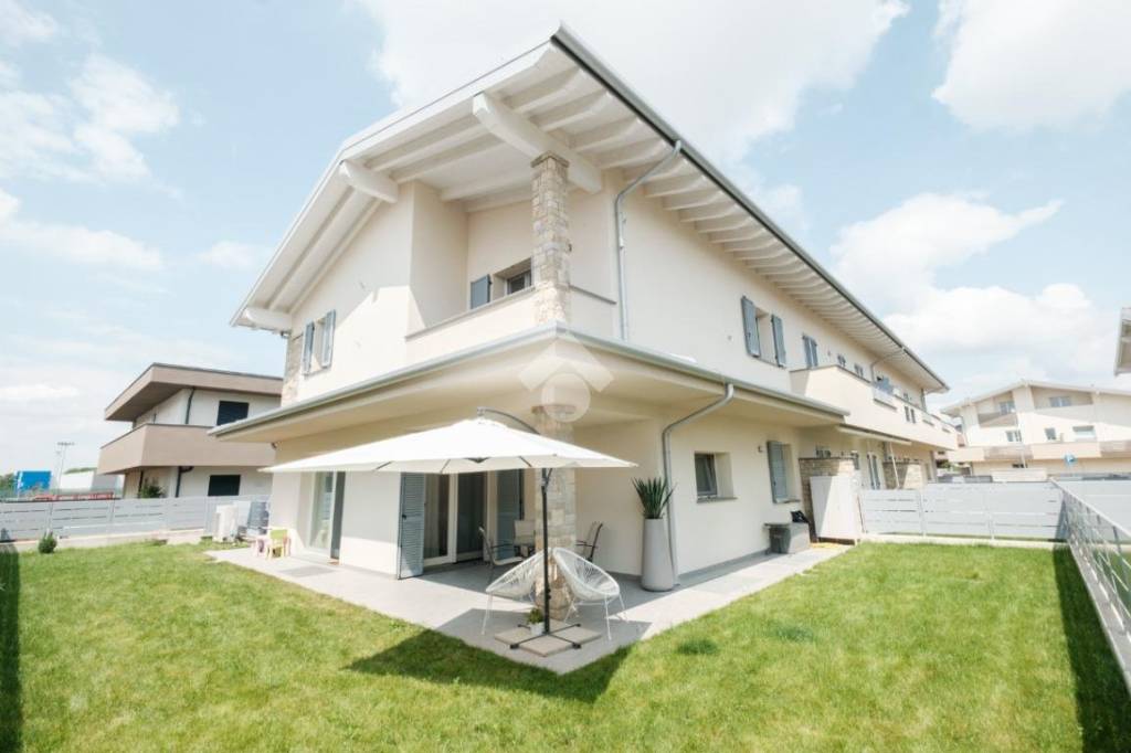 casa indipendente in vendita a Grassobbio