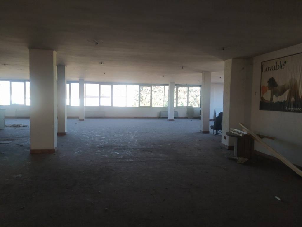 locale commerciale in vendita a Grassobbio