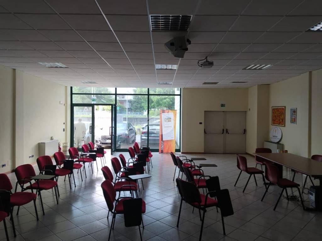 negozio in vendita a Grassobbio