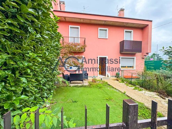 casa indipendente in vendita a Grassobbio