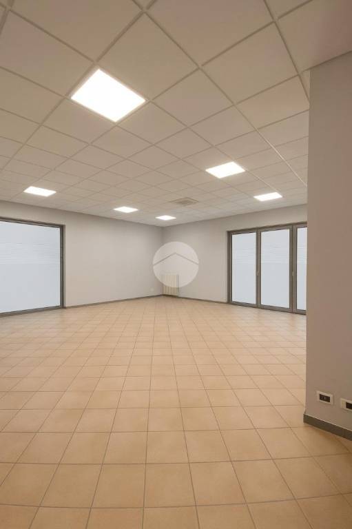 negozio in vendita a Grassobbio