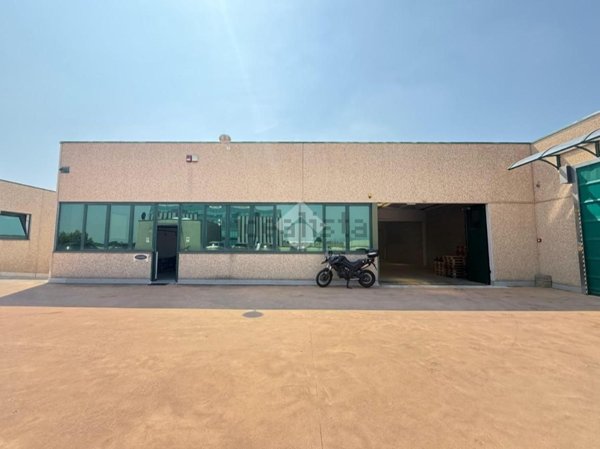 capannone in vendita a Grassobbio