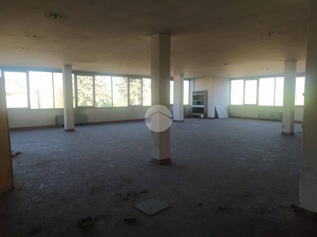 locale commerciale in vendita a Grassobbio