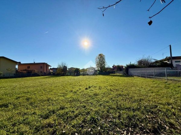 terreno edificabile in vendita a Grassobbio