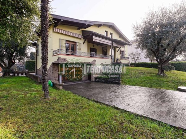 casa indipendente in vendita a Grassobbio