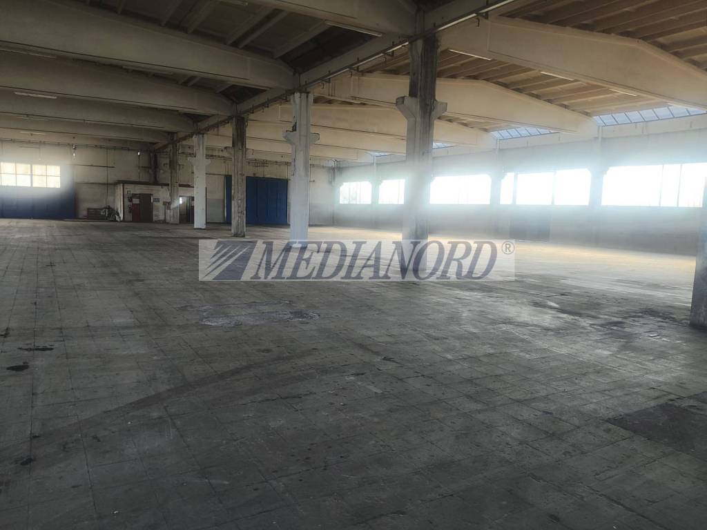 locale commerciale in vendita a Grassobbio