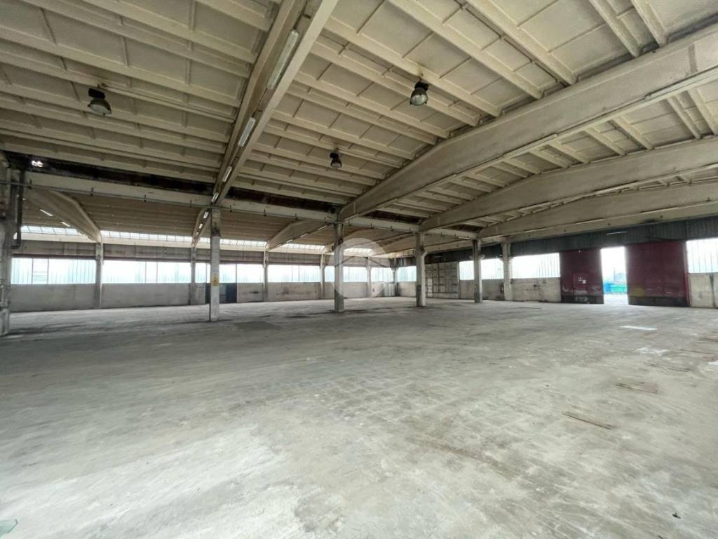 capannone in vendita a Grassobbio