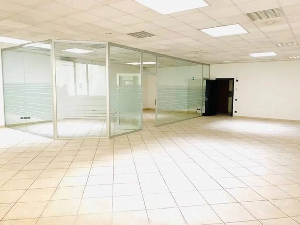 negozio in vendita a Grassobbio