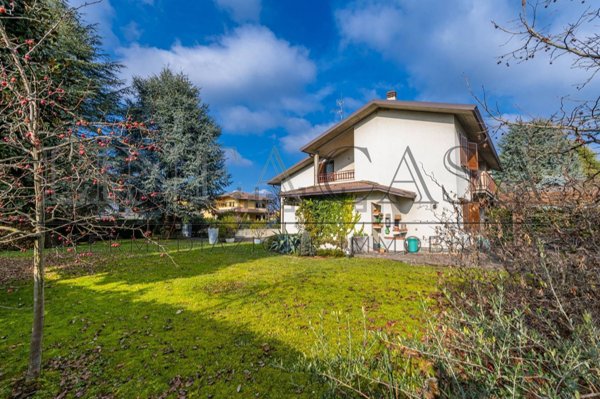 casa indipendente in vendita a Grassobbio