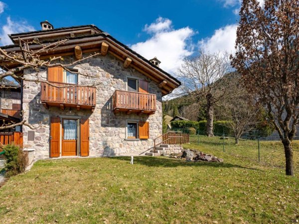 appartamento in vendita a Gromo in zona Boario