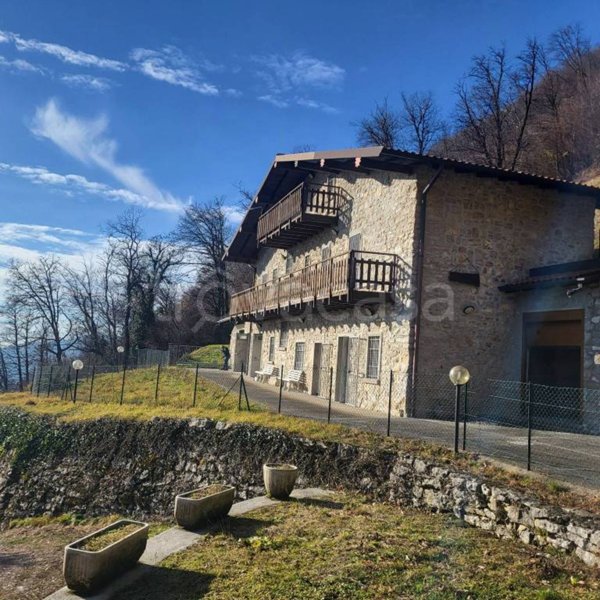 locale commerciale in vendita a Grone