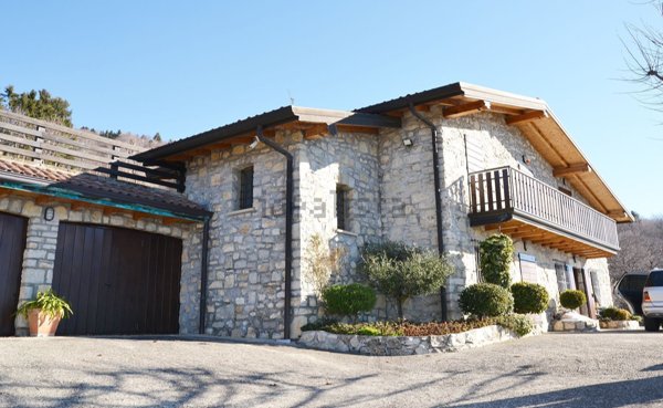quadrivano in vendita a Grone