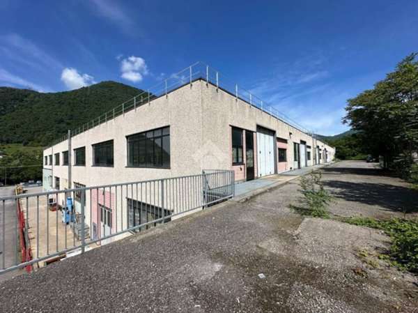 locale commerciale in vendita a Grone