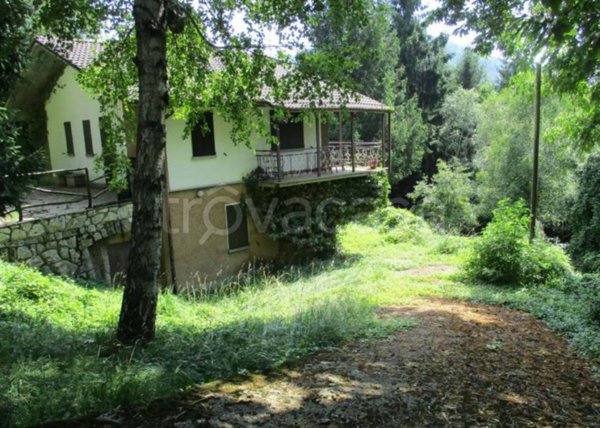 casa indipendente in vendita a Grone