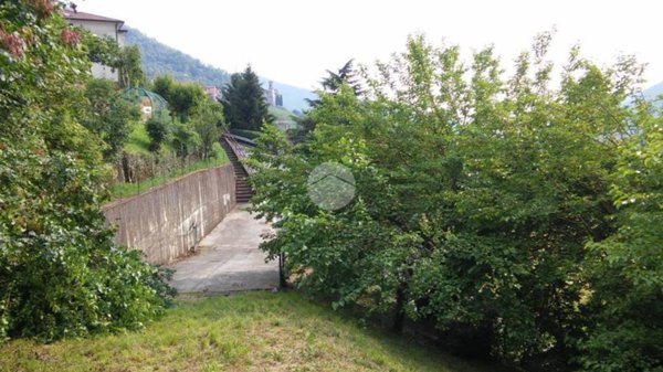 terreno edificabile in vendita a Grone