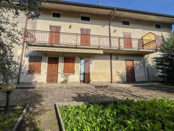casa indipendente in vendita a Grumello del Monte in zona Boldesico