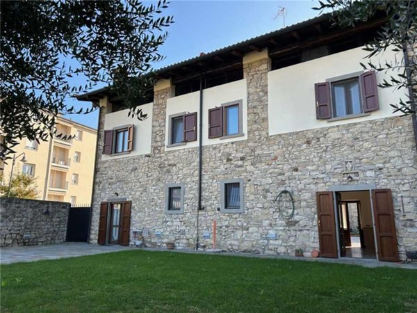 casale in vendita a Grumello del Monte
