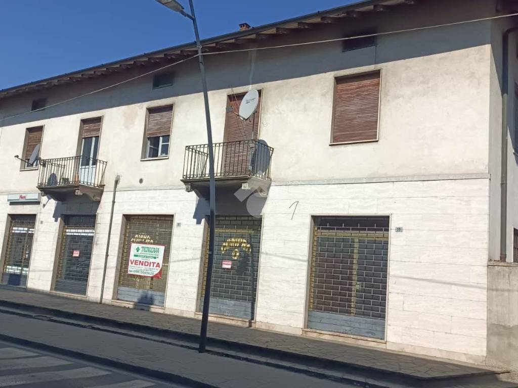 negozio in vendita a Grumello del Monte