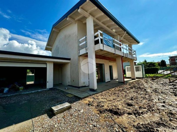 casa indipendente in vendita a Grumello del Monte