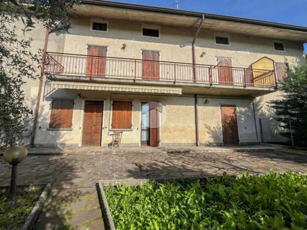 casa indipendente in vendita a Grumello del Monte in zona Boldesico