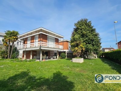 casa indipendente in vendita a Grumello del Monte