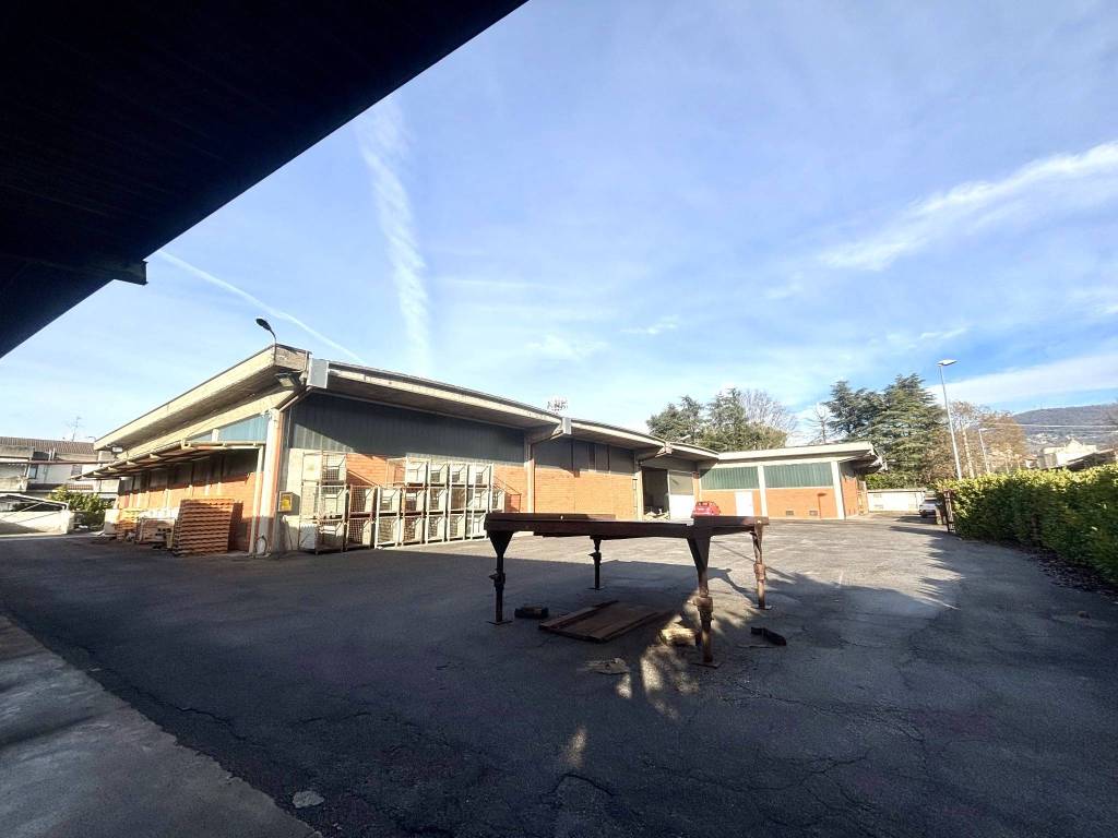 capannone in vendita a Grumello del Monte