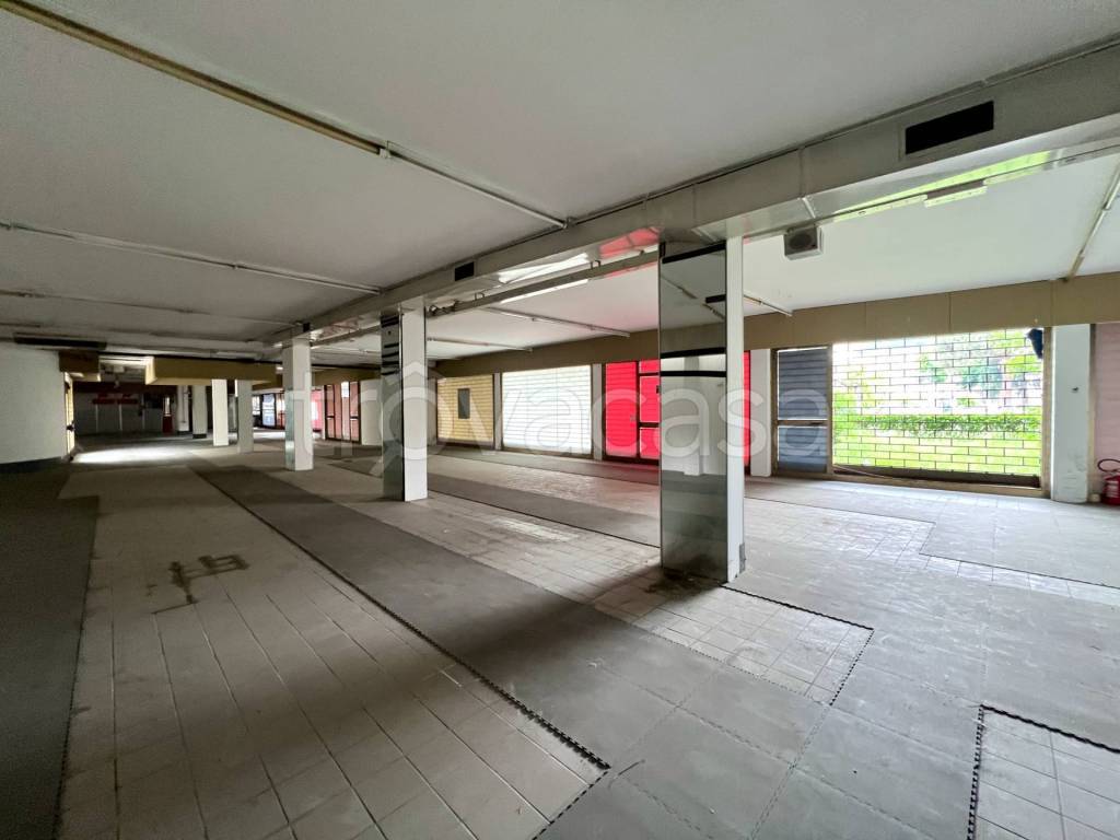 negozio in vendita a Grumello del Monte