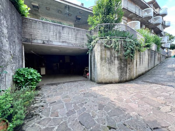 locale commerciale in vendita a Grumello del Monte