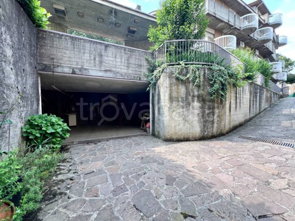 locale commerciale in vendita a Grumello del Monte