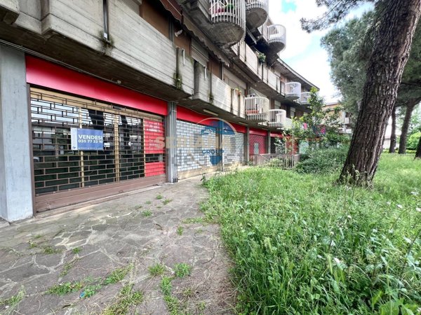 locale commerciale in vendita a Grumello del Monte