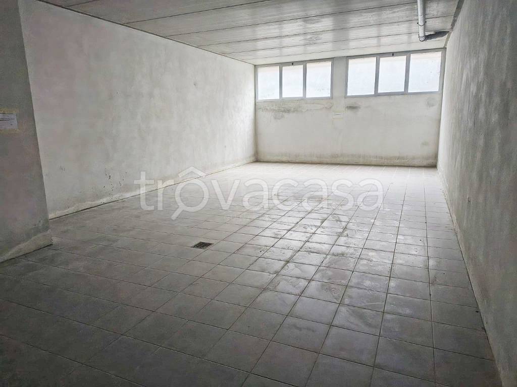 locale commerciale in vendita a Grumello del Monte