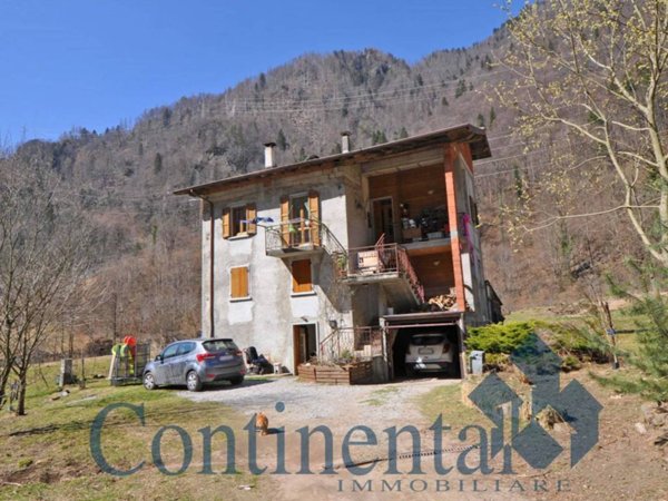 casa indipendente in vendita ad Isola di Fondra in zona Trabuchello