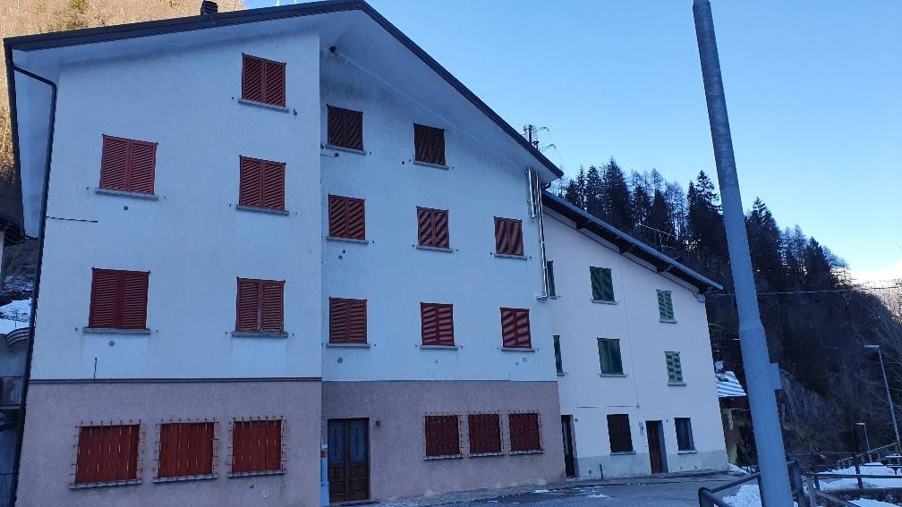 appartamento in vendita ad Isola di Fondra in zona Trabuchello