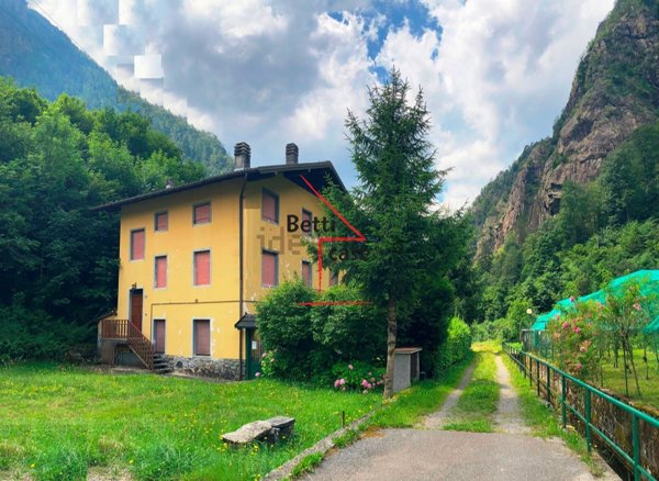 appartamento in vendita ad Isola di Fondra