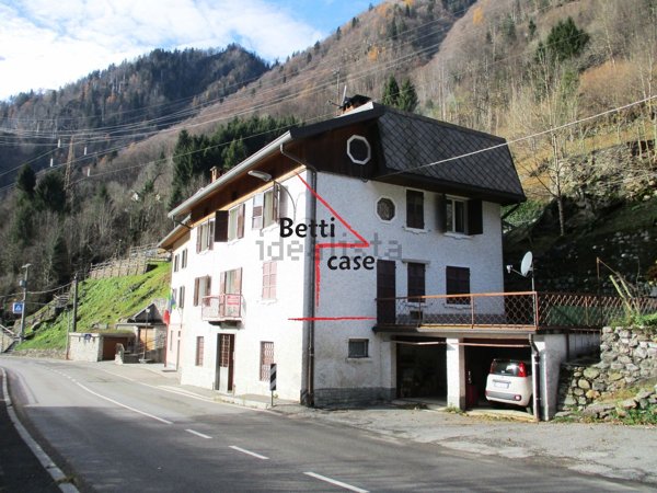 appartamento in vendita ad Isola di Fondra in zona Trabuchello