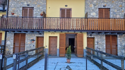 casa indipendente in vendita ad Isola di Fondra